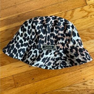 Ganni leopard print bucket hat never worn